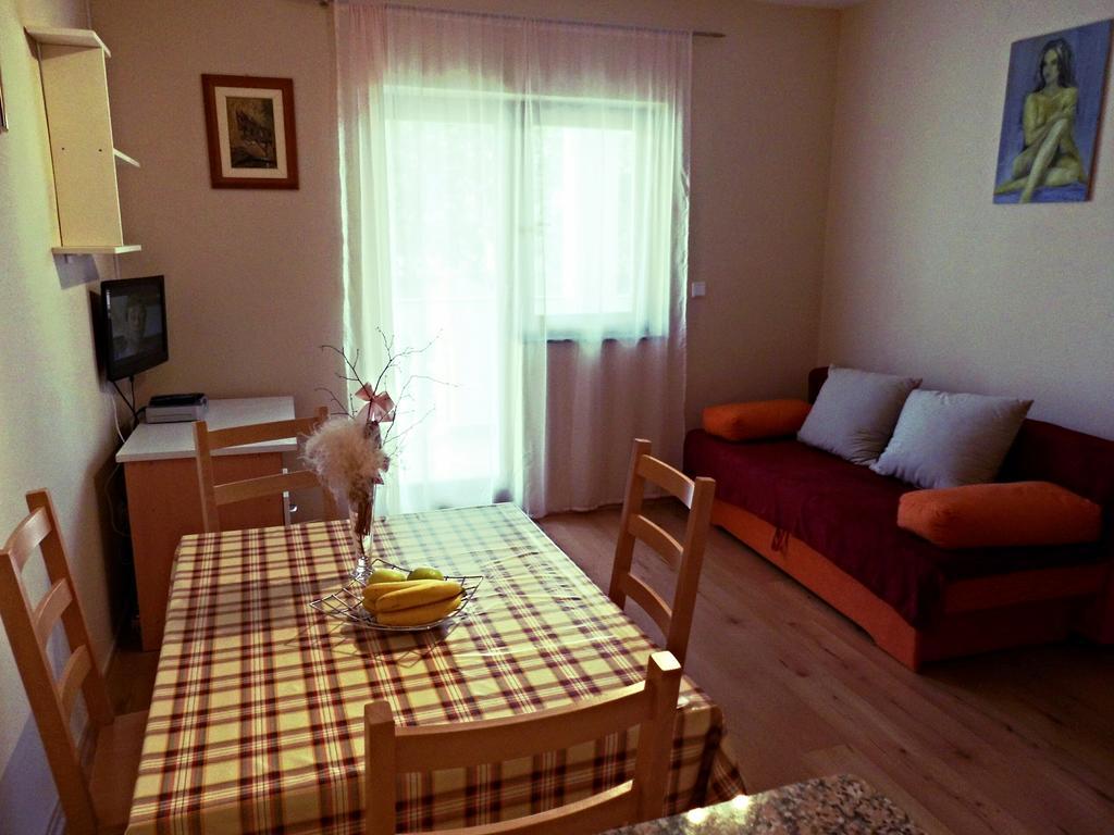 Apartmani Simic Starigrad Paklenica Extérieur photo