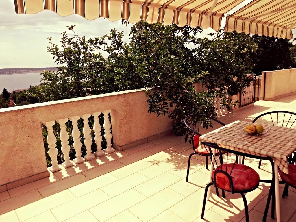 Apartmani Simic Starigrad Paklenica Extérieur photo