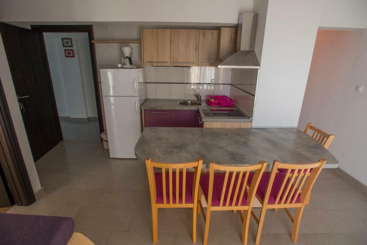 Apartmani Simic Starigrad Paklenica Extérieur photo