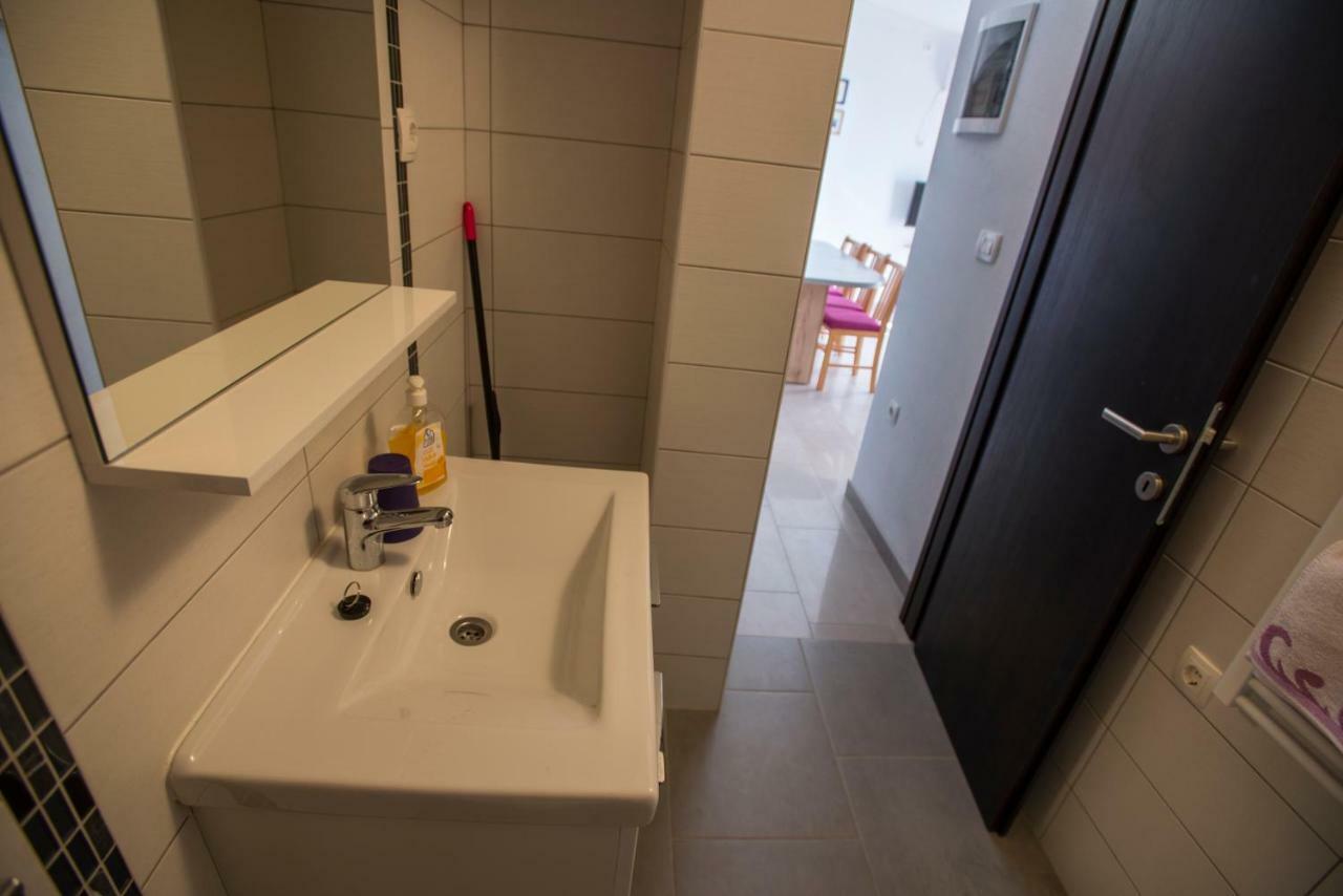 Apartmani Simic Starigrad Paklenica Extérieur photo
